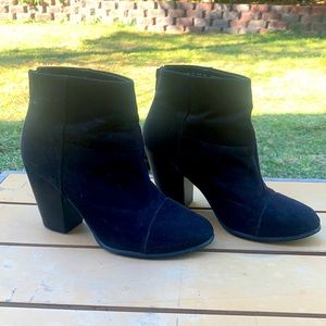 Carlos by Carlos Santiago faux suede ankle cowboy booties